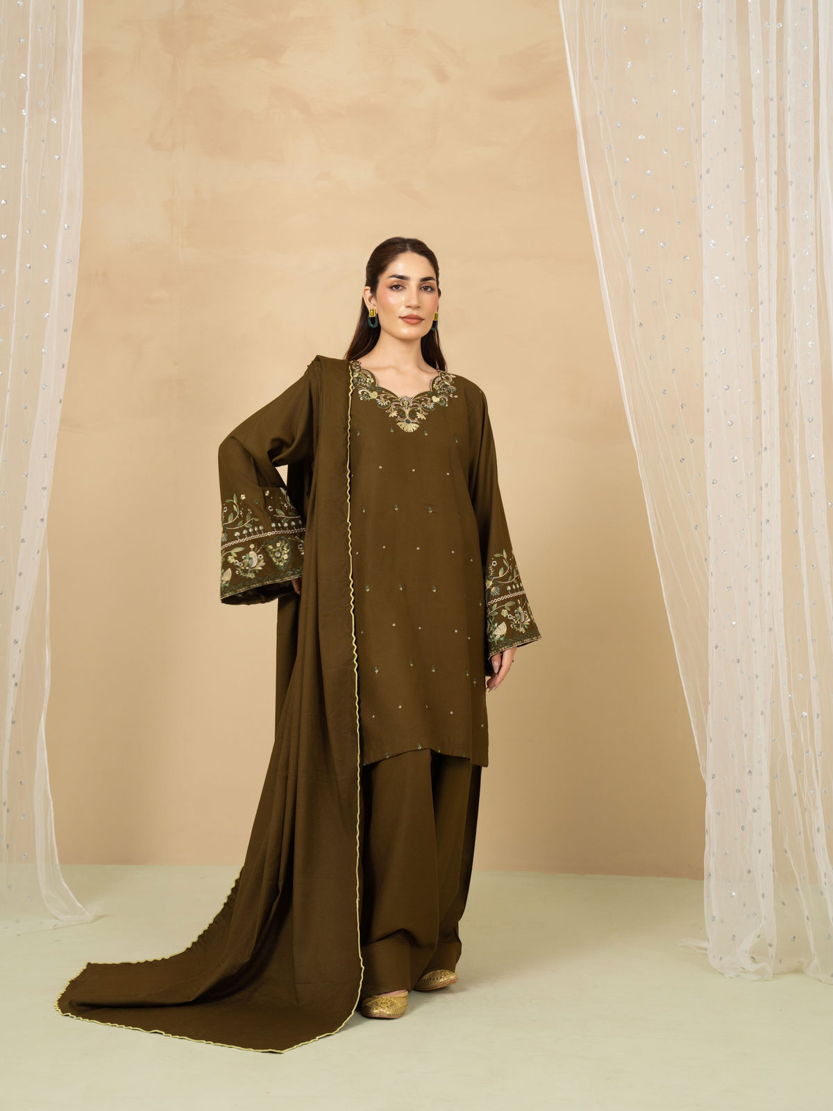 Zar-e-Naz Embroidered 3Pcs