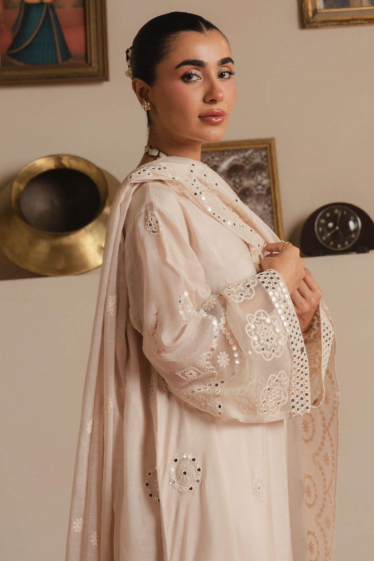 Hoorain Embroidered 3Pcs